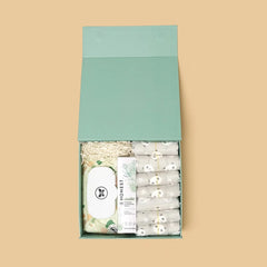 The Honest Company Babe's Clean Bum Gift Set: Basic Cleansing, Diaper Rash Cream, Unscented, 9 Pieces